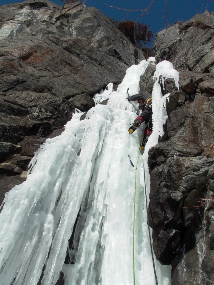 Just above the belay, the climbing is secure, but the ice is melted out and sketchy