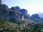 The town of Kastraki with the distinctive Meteora towers in the background